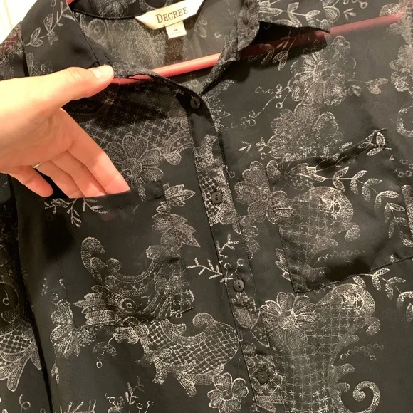 Decree Black Sheer Paisley Pocket Long Sleeve Top Blouse Women’s Size Medium - Picture 3 of 6